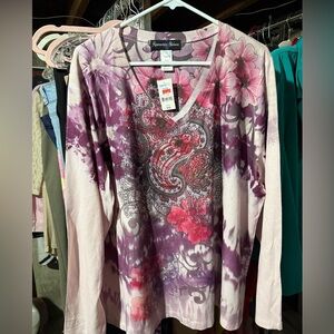 Signature Studio Women's Purple Floral Paisley V-Neck Long Sleeve Tee